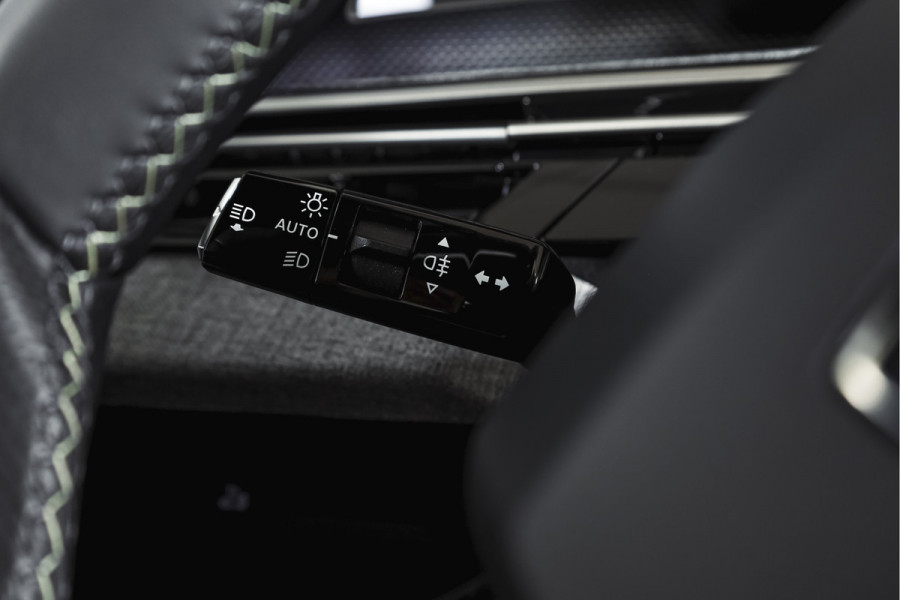 Peugeot 5008 1.2 Hybrid 145 GT 7-pers | Dig. Cockpit | Adapt. Cruise | Stoel-+Stuurverw. | PDC | 360 Camera | NAV + App. Connect | ECC | Elek. Klep | LM 19" | 7733
