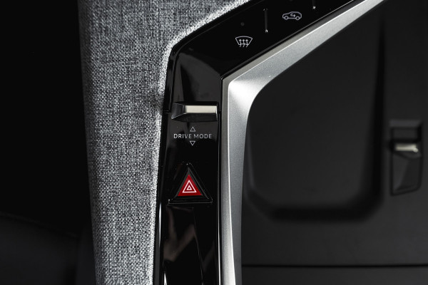 Peugeot 5008 1.2 Hybrid 145 GT 7-pers | Dig. Cockpit | Adapt. Cruise | Stoel-+Stuurverw. | PDC | 360 Camera | NAV + App. Connect | ECC | Elek. Klep | LM 19" | 7733