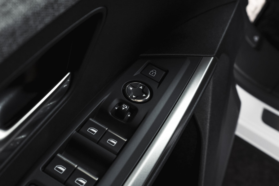 Peugeot 5008 1.2 Hybrid 145 GT 7-pers | Dig. Cockpit | Adapt. Cruise | Stoel-+Stuurverw. | PDC | 360 Camera | NAV + App. Connect | ECC | Elek. Klep | LM 19" | 7733