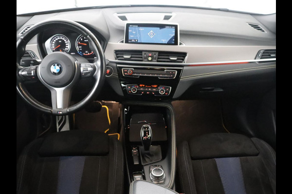 BMW X2 sDrive20i High Executive M-sport | Sportstoelen | Alcantara | Climate control | Full LED | Stoelverwarming | Cruise control | Park assist | Sfeerverlichting | 19'' |