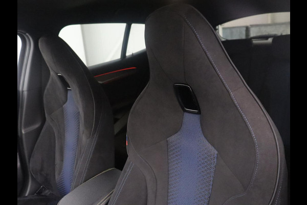 BMW X2 sDrive20i High Executive M-sport | Sportstoelen | Alcantara | Climate control | Full LED | Stoelverwarming | Cruise control | Park assist | Sfeerverlichting | 19'' |