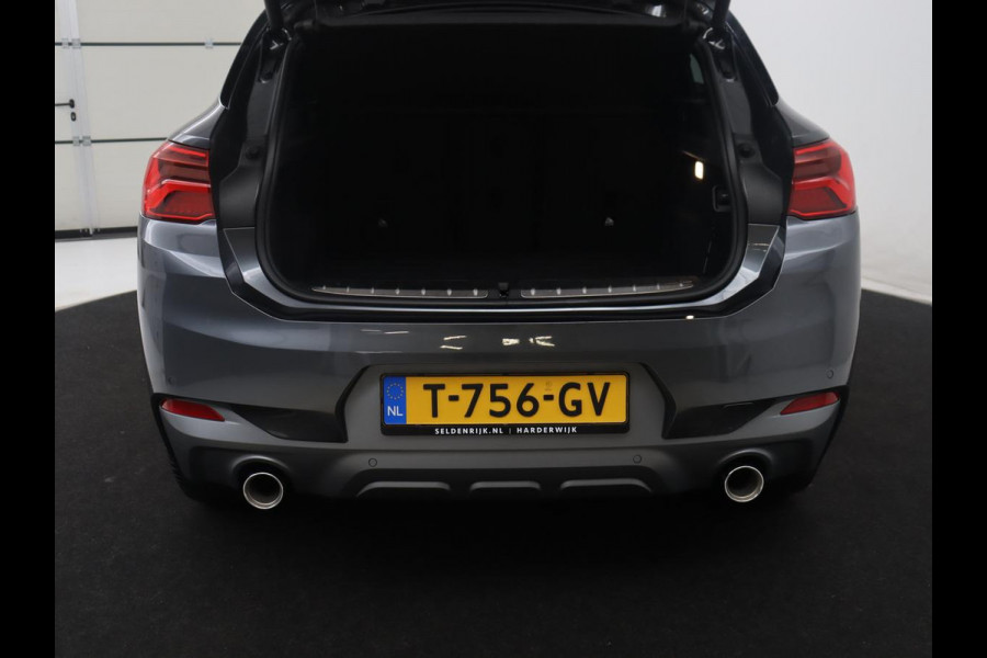 BMW X2 sDrive20i High Executive M-sport | Sportstoelen | Alcantara | Climate control | Full LED | Stoelverwarming | Cruise control | Park assist | Sfeerverlichting | 19'' |