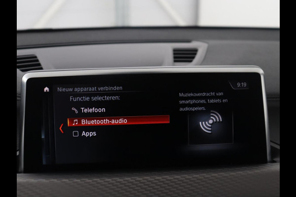BMW X2 sDrive20i High Executive M-sport | Sportstoelen | Alcantara | Climate control | Full LED | Stoelverwarming | Cruise control | Park assist | Sfeerverlichting | 19'' |
