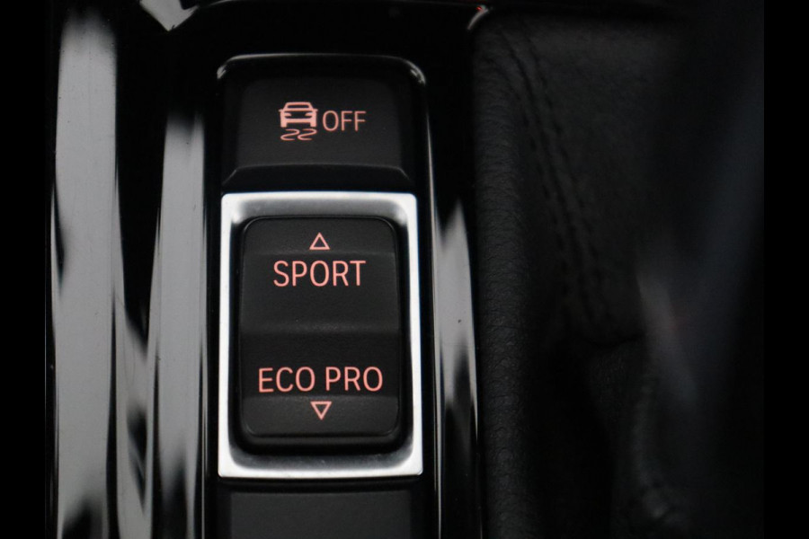 BMW X2 sDrive20i High Executive M-sport | Sportstoelen | Alcantara | Climate control | Full LED | Stoelverwarming | Cruise control | Park assist | Sfeerverlichting | 19'' |