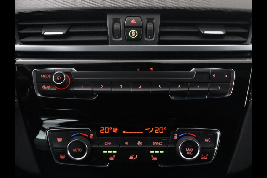BMW X2 sDrive20i High Executive M-sport | Sportstoelen | Alcantara | Climate control | Full LED | Stoelverwarming | Cruise control | Park assist | Sfeerverlichting | 19'' |
