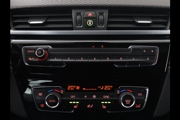 BMW X2 sDrive20i High Executive M-sport | Sportstoelen | Alcantara | Climate control | Full LED | Stoelverwarming | Cruise control | Park assist | Sfeerverlichting | 19'' |