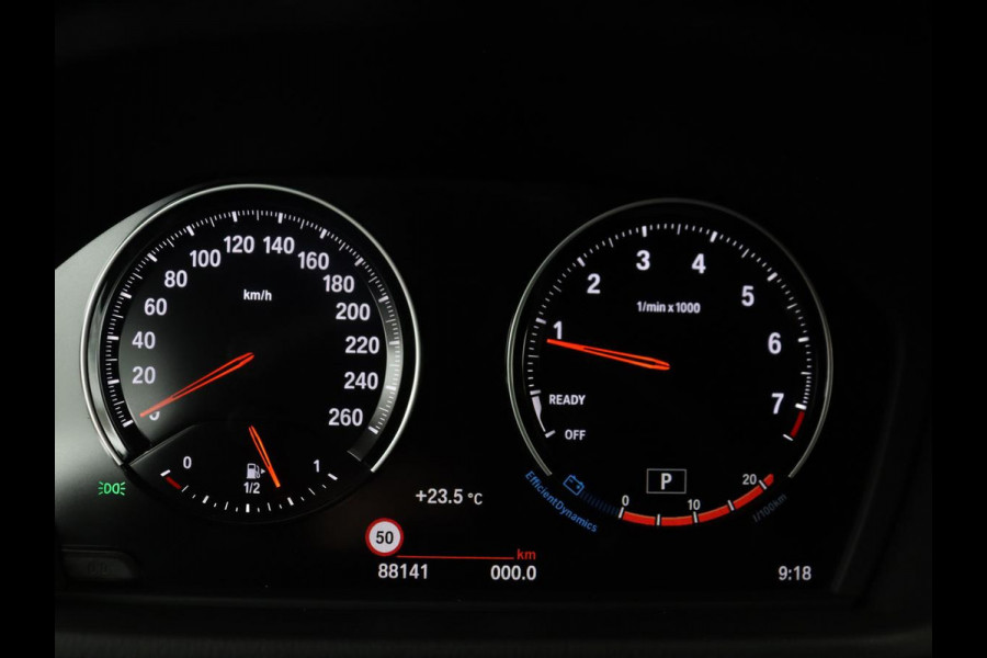 BMW X2 sDrive20i High Executive M-sport | Sportstoelen | Alcantara | Climate control | Full LED | Stoelverwarming | Cruise control | Park assist | Sfeerverlichting | 19'' |