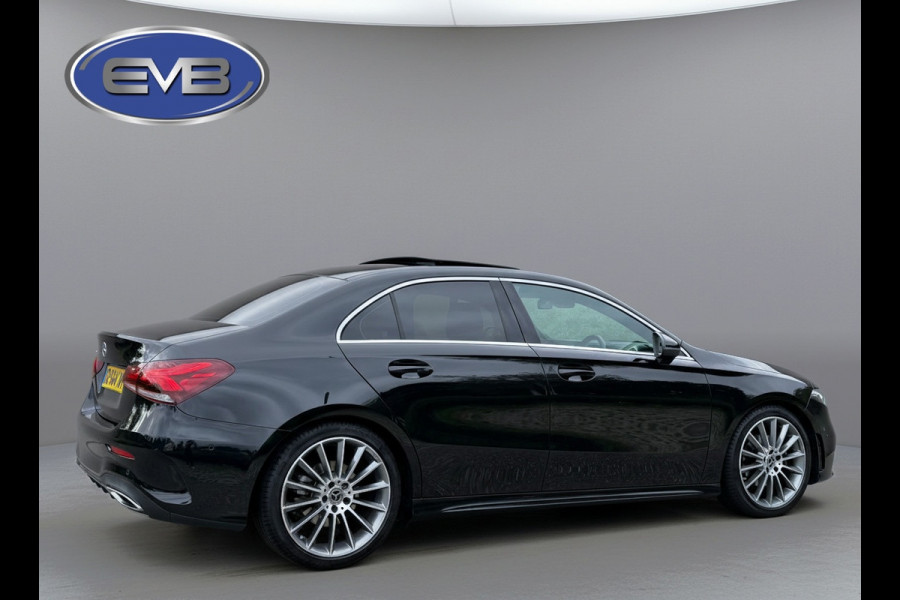 Mercedes-Benz A-Klasse 200 Business Solution AMG, panoramadak, 19 inch, sfeerverlichting,achteruitrijcamera, vele opties