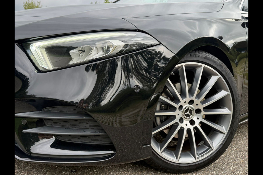 Mercedes-Benz A-Klasse 200 Business Solution AMG, panoramadak, 19 inch, sfeerverlichting,achteruitrijcamera, vele opties