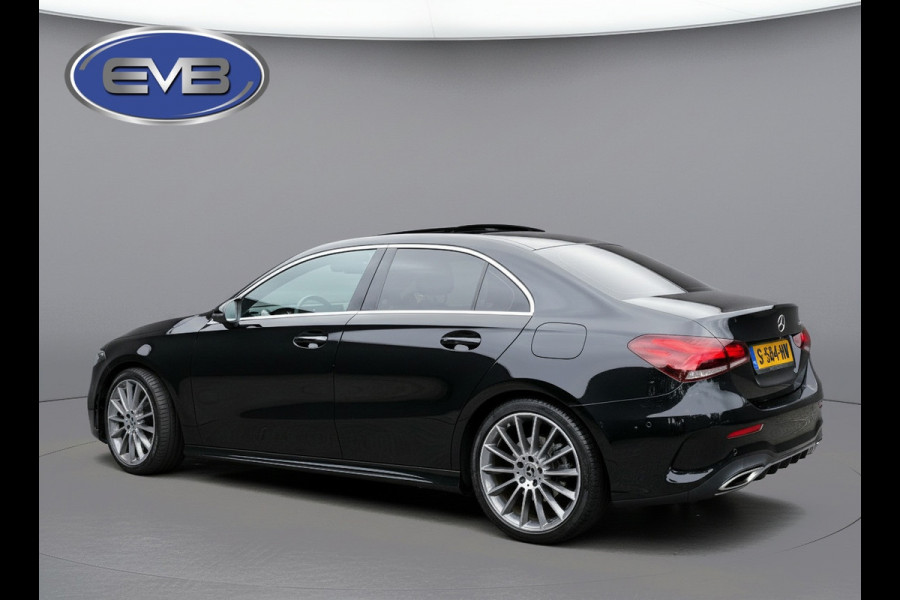 Mercedes-Benz A-Klasse 200 Business Solution AMG, panoramadak, 19 inch, sfeerverlichting,achteruitrijcamera, vele opties