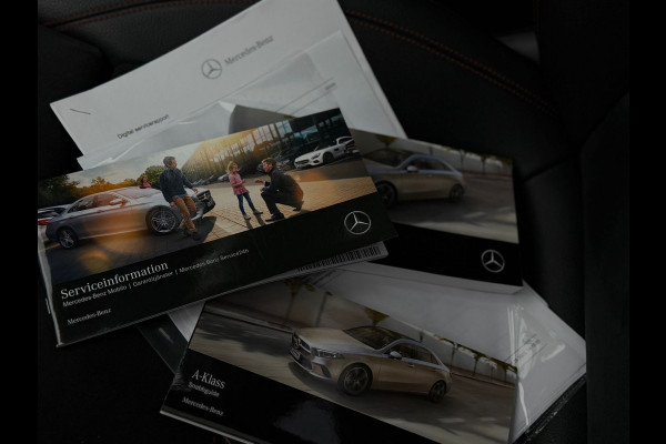 Mercedes-Benz A-Klasse 200 Business Solution AMG, panoramadak, 19 inch, sfeerverlichting,achteruitrijcamera, vele opties