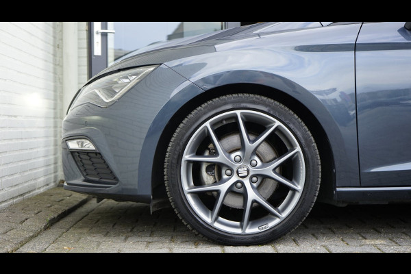 Seat Leon ST 2.0 TSI FR Ultimate Black Edition AUTOMAAT|ACC|AMBIANCE|BEATS|CAMERA|KEYLESS|MODE|PANORAMA|TREKHAAK|VIRTUEEL