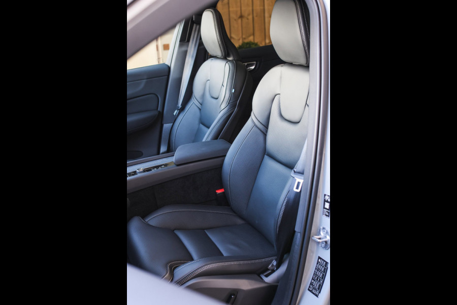 Volvo XC60 2.0 T8 Plug-in hybrid AWD Ultra Black Edition *B&W*Pano*Massage*Luchtvering*