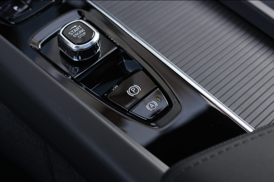 Volvo XC60 2.0 T8 Plug-in hybrid AWD Ultra Black Edition *B&W*Pano*Massage*Luchtvering*