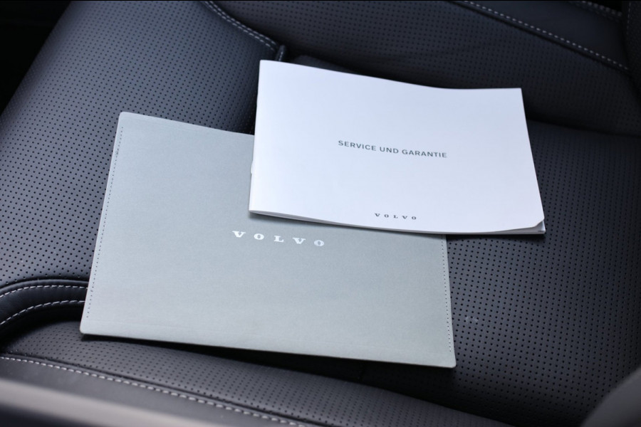 Volvo XC60 2.0 T8 Plug-in hybrid AWD Ultra Black Edition *B&W*Pano*Massage*Luchtvering*