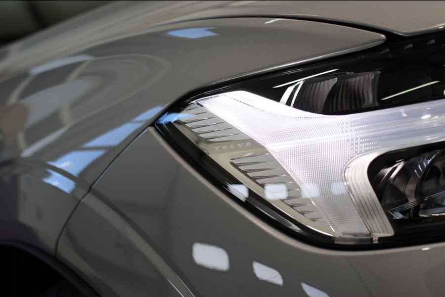 Volvo XC60 2.0 T8 Plug-in hybrid AWD Ultra Black Edition *B&W*Pano*Massage*Luchtvering*