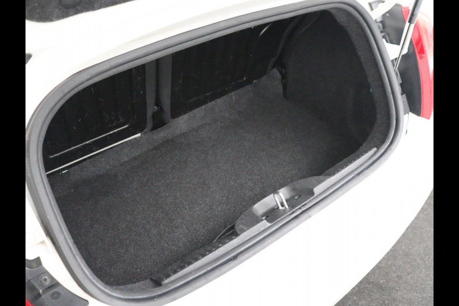 Fiat 500 1.0 Hybrid Launch Edition | Vouwdak | Leder | Bluetooth | Navigatie | Virtueel dashboard | 16" velgen