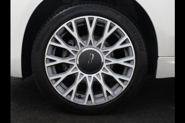 Fiat 500 1.0 Hybrid Launch Edition | Vouwdak | Leder | Bluetooth | Navigatie | Virtueel dashboard | 16" velgen
