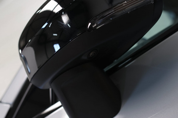 Volvo XC60 2.0 T8 Plug-in hybrid AWD Ultra Black Edition *B&W*Pano*Massage*Luchtvering*