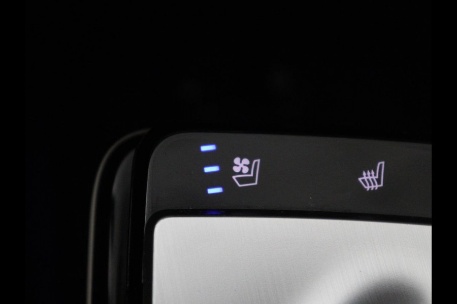 Kia EV6 GT-Line 77.4 kWh | SOH 93,5% | Panoramadak | Stuur en stoelverwarming | Stoelverkoeling | Adaptive cruise | Lane assist | Carplay | 360 camera | Park assist | Sfeerverlichting