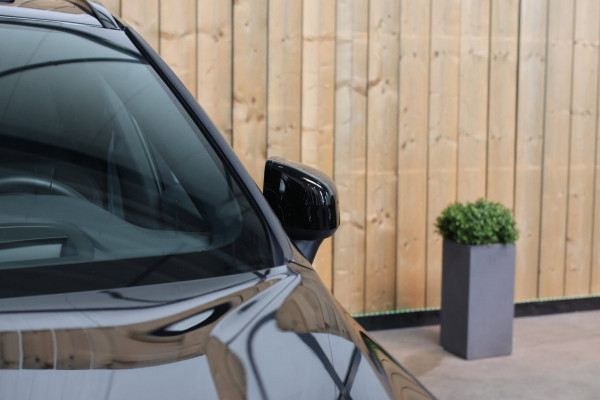 Volvo XC60 2.0 T8 Plug-in hybrid AWD Ultra Black Edition *B&W*Pano*Massage*Luchtvering*