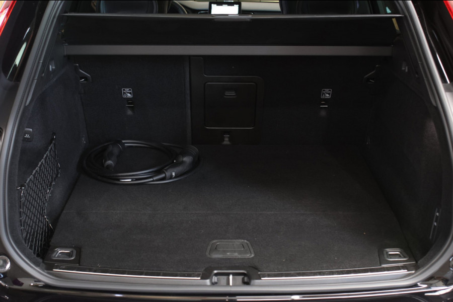 Volvo XC60 2.0 T8 Plug-in hybrid AWD Ultra Black Edition *B&W*Pano*Massage*Luchtvering*