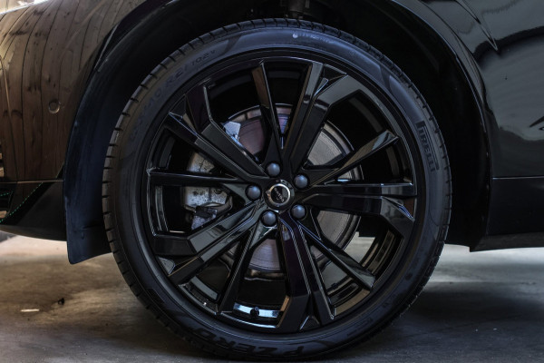 Volvo XC60 2.0 T8 Plug-in hybrid AWD Ultra Black Edition *B&W*Pano*Massage*Luchtvering*