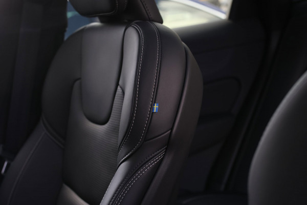 Volvo XC60 2.0 T8 Plug-in hybrid AWD Ultra Black Edition *B&W*Pano*Massage*Luchtvering*