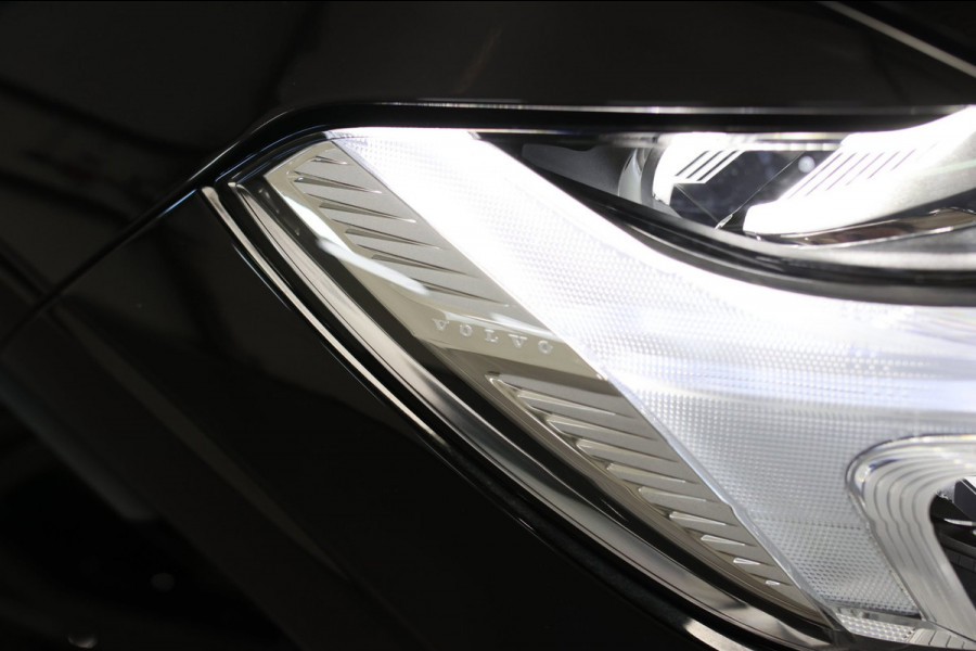 Volvo XC60 2.0 T8 Plug-in hybrid AWD Ultra Black Edition *B&W*Pano*Massage*Luchtvering*
