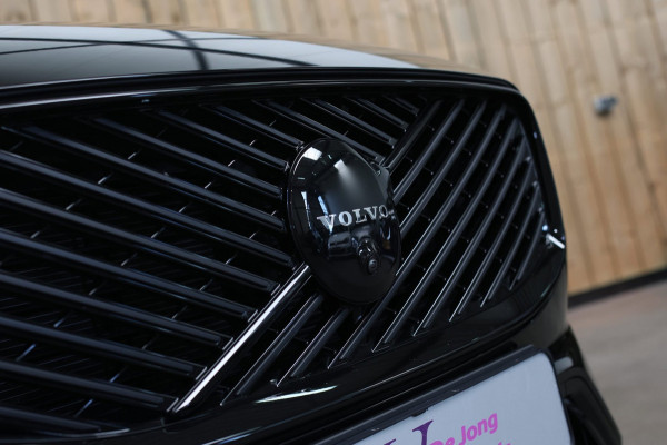 Volvo XC60 2.0 T8 Plug-in hybrid AWD Ultra Black Edition *B&W*Pano*Massage*Luchtvering*