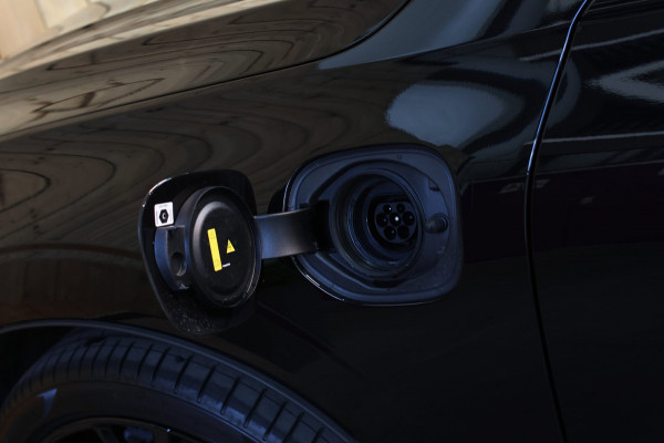 Volvo XC60 2.0 T8 Plug-in hybrid AWD Ultra Black Edition *B&W*Pano*Massage*Luchtvering*