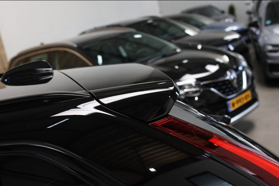 Volvo XC60 2.0 T8 Plug-in hybrid AWD Ultra Black Edition *B&W*Pano*Massage*Luchtvering*
