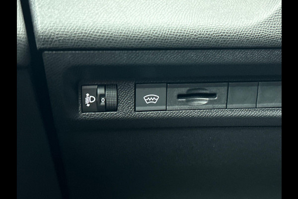 Peugeot 408 1.2 PureTech Allure Pack 130pk Automaat Comfort Pakket Ergo comfort stoel Electrische stoelverstelling lichtmetalen velgen stoelverwarming Camera Navigatie Climate Control Dab Led Parkeer sensoren