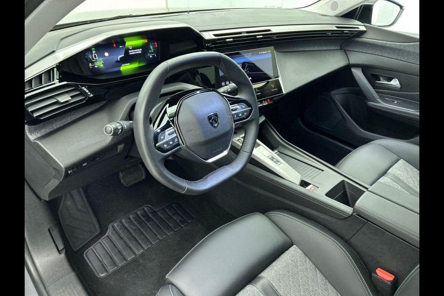 Peugeot 408 1.2 PureTech Allure Pack 130pk Automaat Comfort Pakket Ergo comfort stoel Electrische stoelverstelling lichtmetalen velgen stoelverwarming Camera Navigatie Climate Control Dab Led Parkeer sensoren