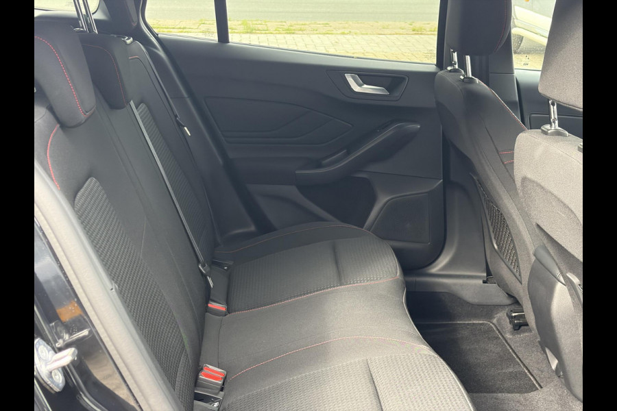 Ford FOCUS Wagon 1.0 EcoBoost Hybrid ST Line 125pk | Driver Assistance Pack | Winterpack | Adaptive cruise control | Dodehoeksensoren