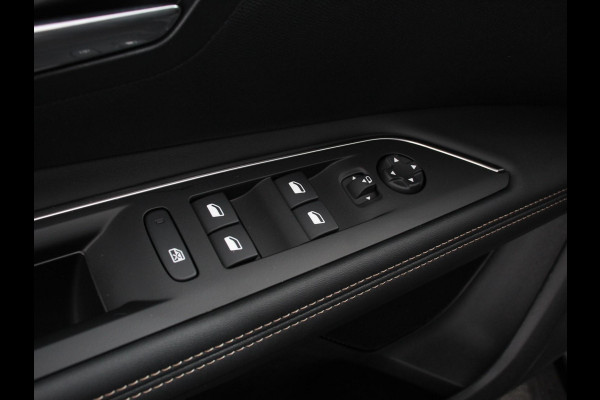 Peugeot 3008 1.2 Puretech 130pk Automaat GT Line Climate Control Navigatie Apple Carplay/Android Auto Parkeer sensoren V+A Camera Full LED 18"  Lichtmetalen Velgen