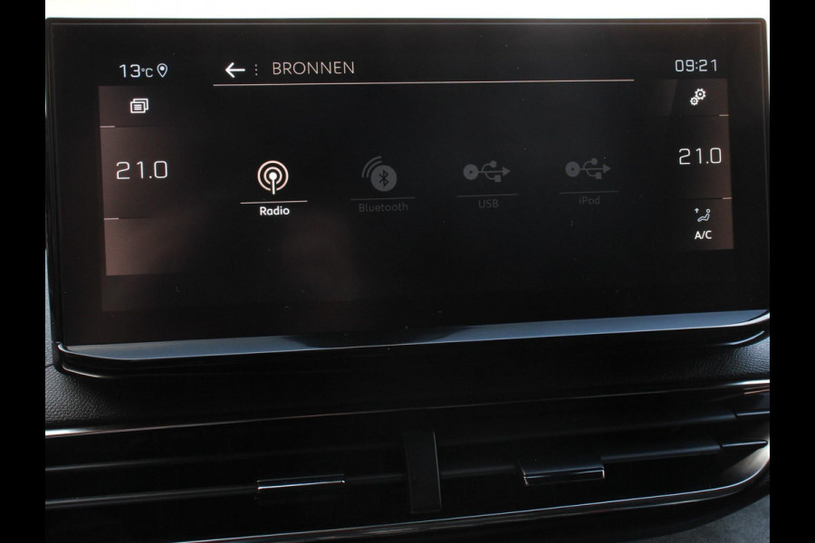 Peugeot 3008 1.2 Puretech 130pk Automaat GT Line Climate Control Navigatie Apple Carplay/Android Auto Parkeer sensoren V+A Camera Full LED 18"  Lichtmetalen Velgen