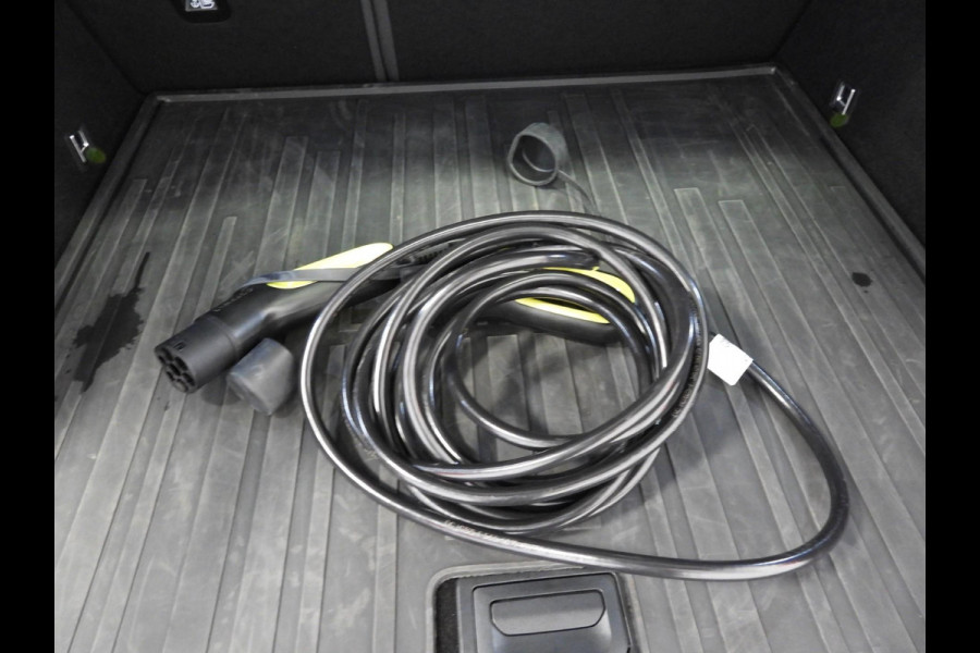 Lynk & Co 01 1.5 PHEV BlackLine STUURVERW./360CAM/SCHUIFDAK/LED/20"LMV!