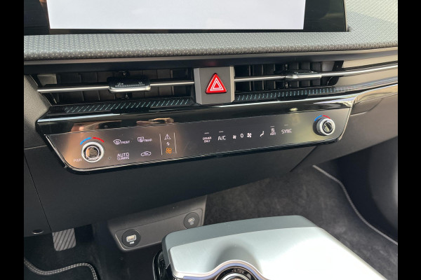 Kia Ev6 Light 77.4 kWh SOH 100% | 3.000KM UNIEKE KM-STAND | KIA DEALER ONDERHOUDEN | 1E EIGENAAR | LEDEREN BEKLEDING | CAMERA | ADAPTIVE CRUISE | KIA GARANTIE TOT 10-2030 | BTW VERREKENBAAR