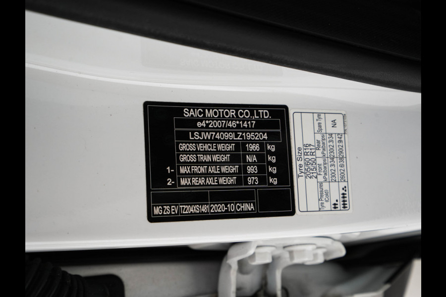 MG ZS EV Luxury 45 kWh {SoH-87%} (INCL-BTW) Aut. *PANO | LEATHER | CCS-FASTLOADER | KEYLESS | NAVI-FULLMAP | ADAPTIVE-CRUISE | CAMERA | HEATED-SPORTSEATS | CARPLAY | BLINDSPOT | DAB | LANE-ASSIST | 17''ALU*