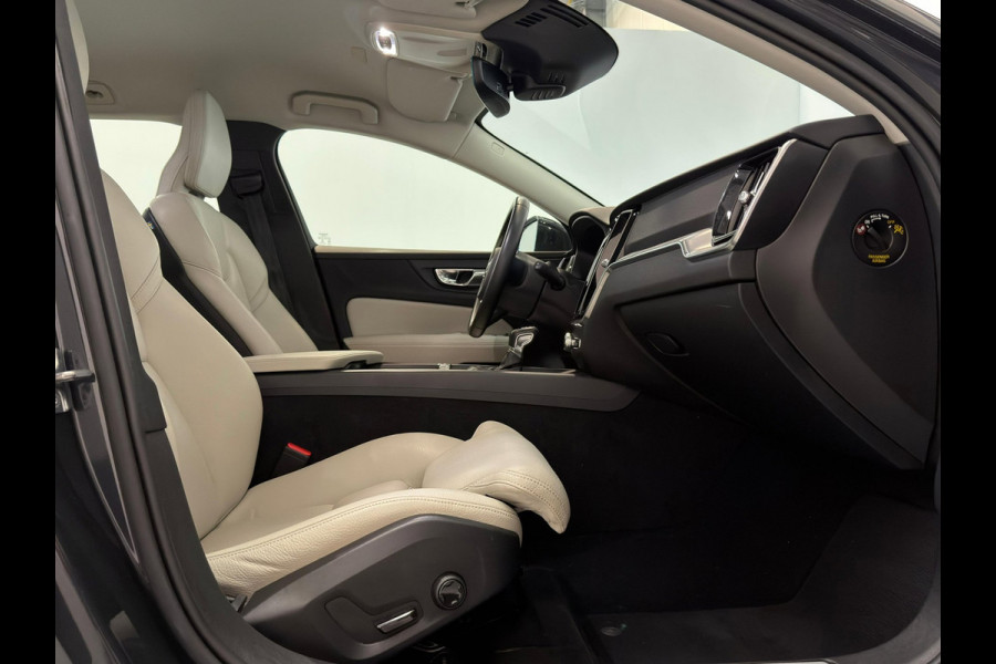 Volvo V60 2.0 T5 Momentum / NL-auto / Leder / CarPlay / Trekhaak