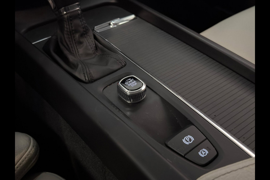 Volvo V60 2.0 T5 Momentum / NL-auto / Leder / CarPlay / Trekhaak