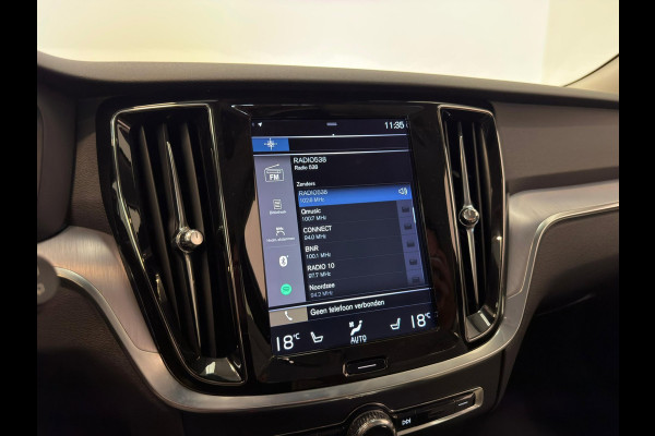 Volvo V60 2.0 T5 Momentum / NL-auto / Leder / CarPlay / Trekhaak