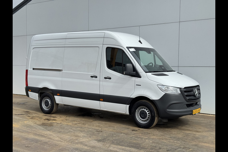 Mercedes-Benz eSprinter 314 Pro 81kWh Nieuw model! 313km WLTP 2000kg Trekvermogen L2 115kw Snelladen Adaptieve Cruise Widescreen Camera
