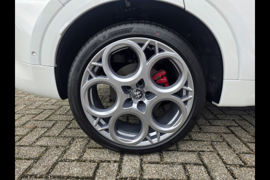 Alfa Romeo Tonale 1.3T PHEV 280PK Tributo Italiano | Panorama-dak | Camera 360 | Leer