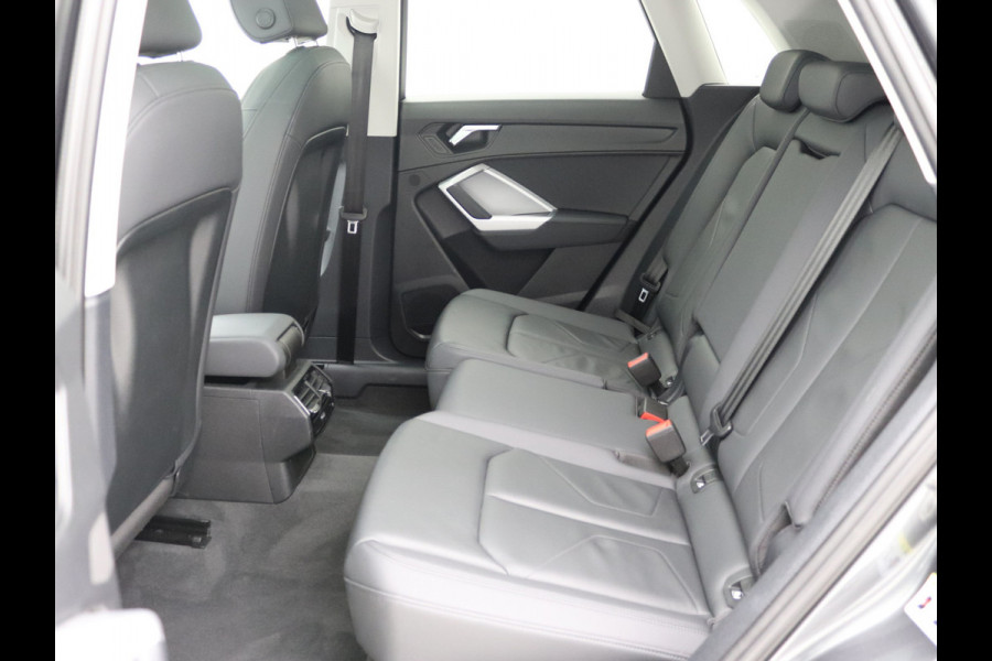 Audi Q3 35 TDI S-Line Pano, Trekhaak, Keyless, ACC