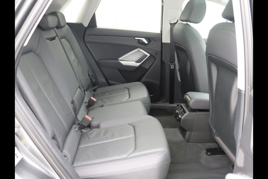 Audi Q3 35 TDI S-Line Pano, Trekhaak, Keyless, ACC
