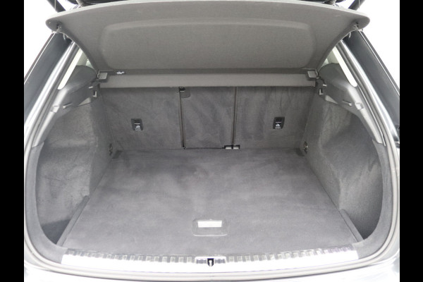 Audi Q3 35 TDI S-Line Pano, Trekhaak, Keyless, ACC