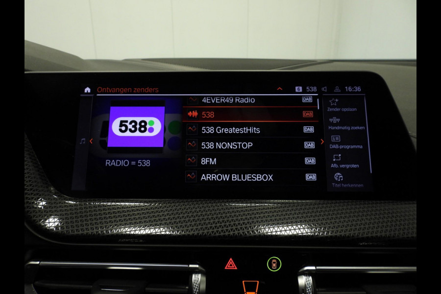 BMW 1-serie 118i Aut. Intro Sport Line VOL LEER/NAVI/CAMERA/LED/18"LMV!