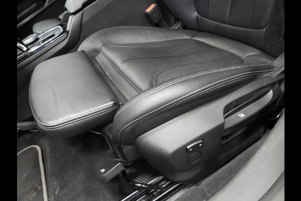 BMW 1-serie 118i Aut. Intro Sport Line VOL LEER/NAVI/CAMERA/LED/18"LMV!